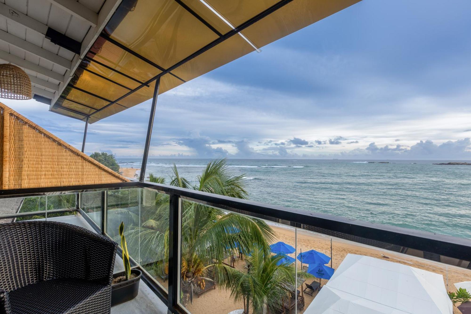 Peacock Beach Hotel Unawatuna Exterior photo